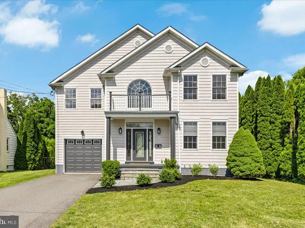 35 Leavitt Ln, Princeton, NJ 08540