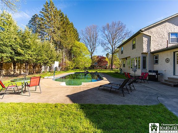 2nd image of 28 Westminster Dr
