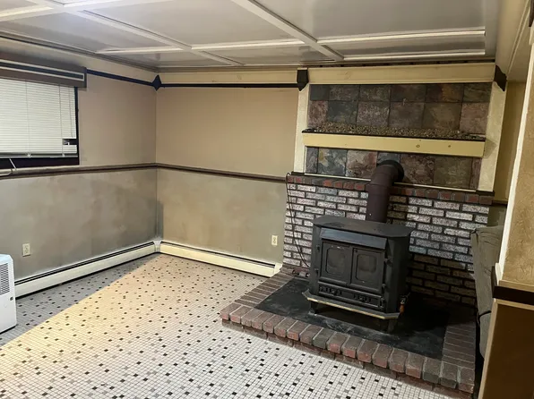 90 Cheryl Ln #1, Somerset, MA 02726