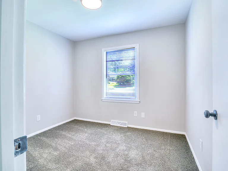 5900 Ferndale Pl — Photo 9