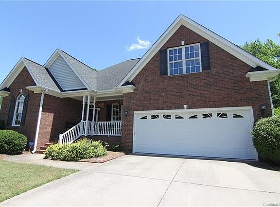 3rd image of 1000 Strawberry Ln