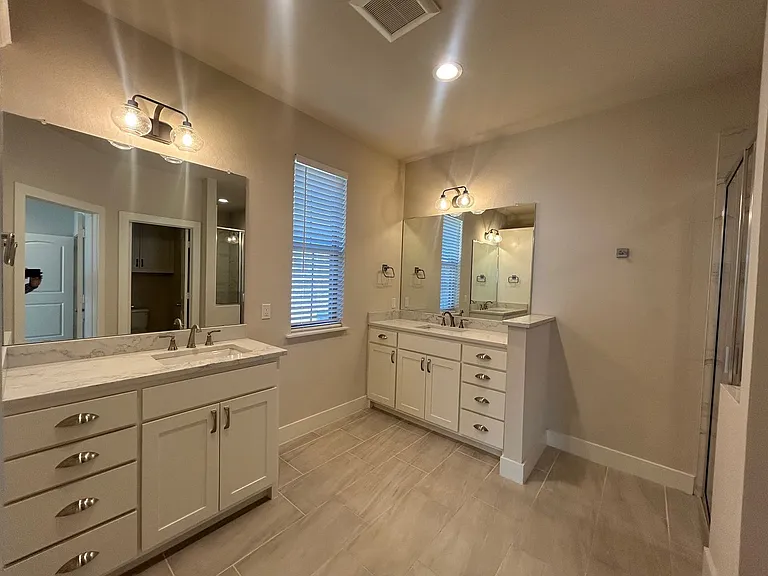 1713 Fabian Dr — Photo 16