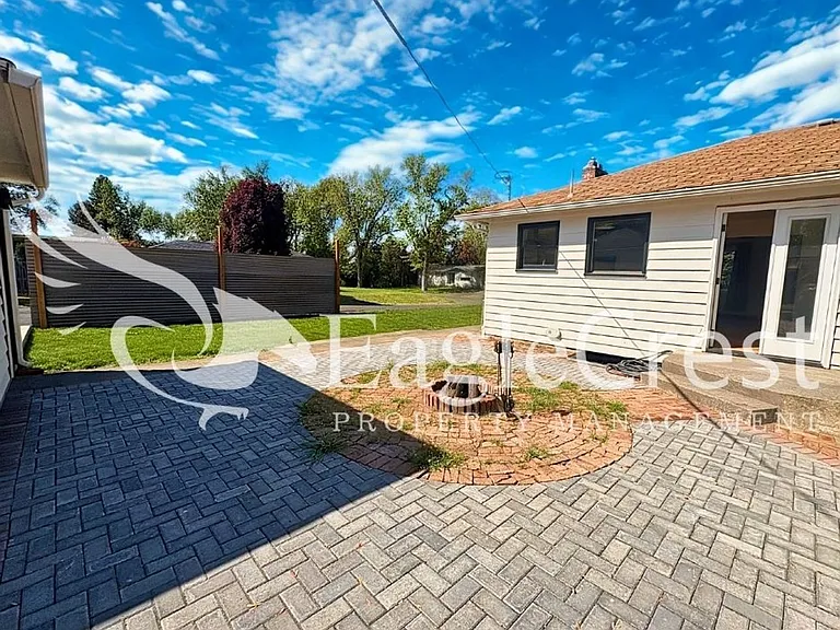 1339 Modoc St — Photo 48