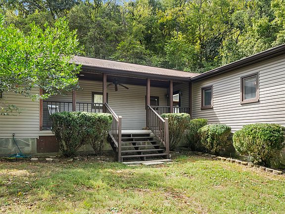 3rd image of 4833 Eatons Creek Rd
