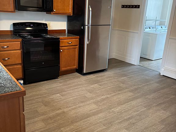 3rd image of 50 Pine St
