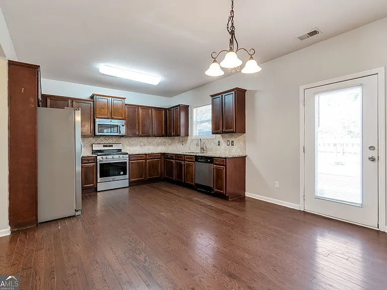 214 Farm Manor Ct — Photo 11