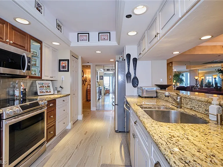 5550 Heron Point Dr #1601 — Photo 14