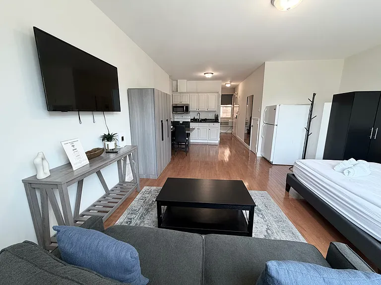 205 N 11th St #2 — Photo 15