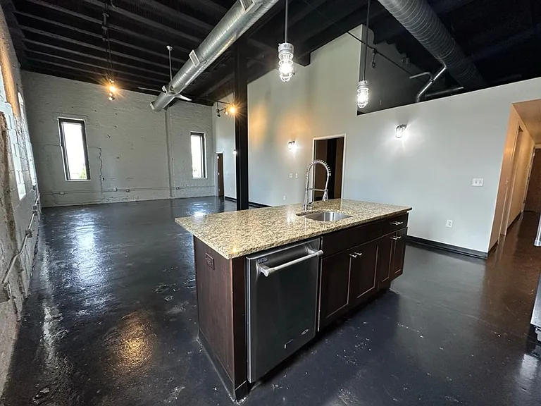 520 Seneca St — Photo 8