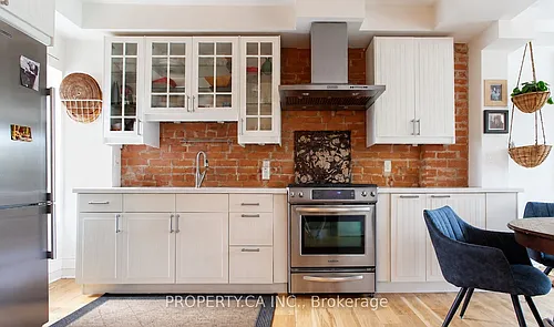 13 Hook Ave #UPPER Photo 1