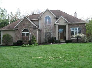 57 Devonshire Way, Halfmoon, NY 12065
