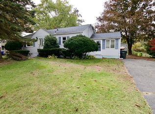 104 Creswell Dr, Springfield, MA 01119
