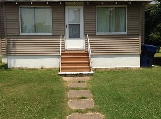 301 E Flora St, Valier, IL 62891