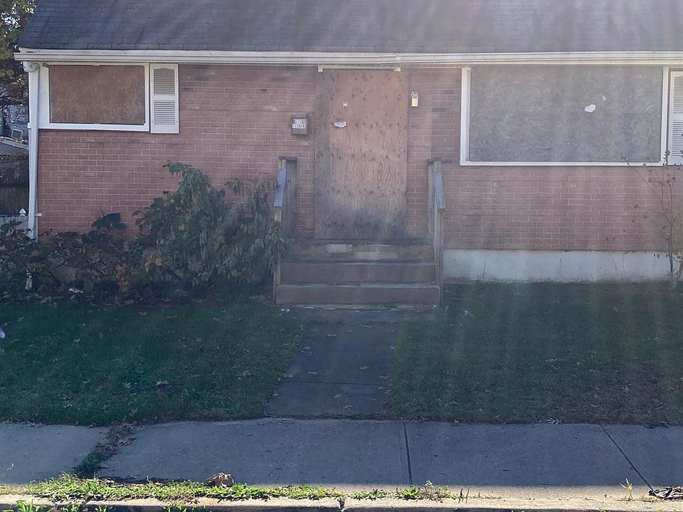 2nd image of 510 Fisher Pl