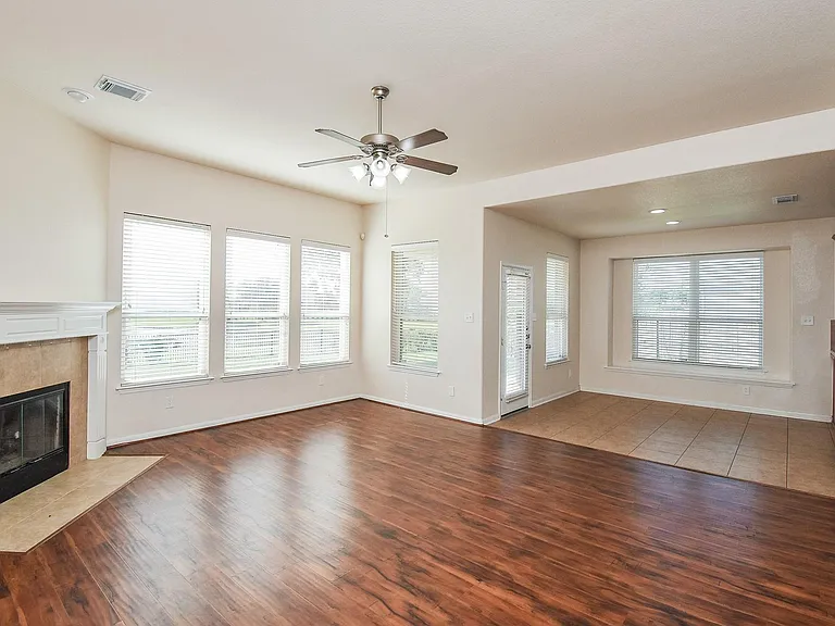 6203 Ledger Ln — Photo 8