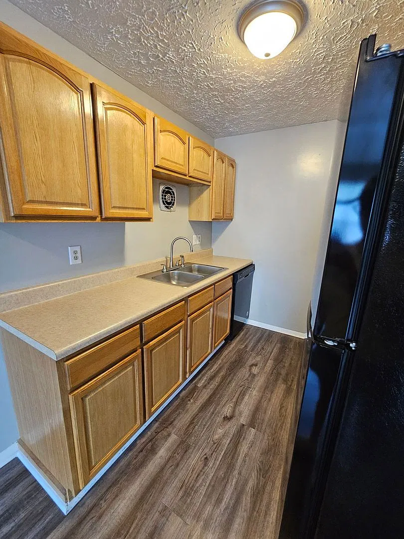 Castle Terrace Apartments — Photo 1