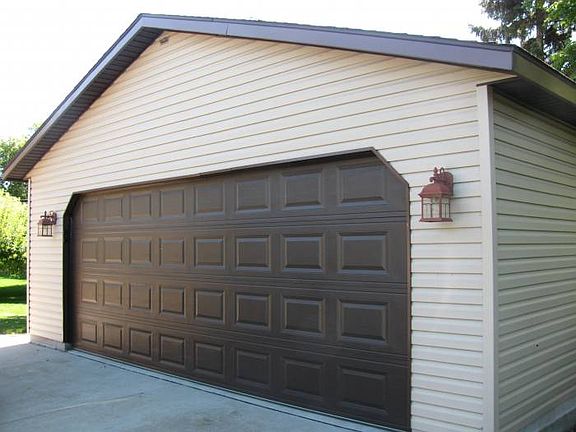 2.5 car garage