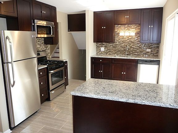 2nd image of 16529 Woodlawn East Ave