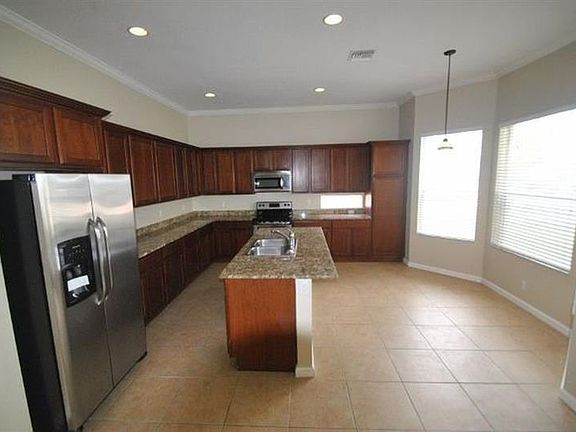 3rd image of 1056 Grove Park Cir