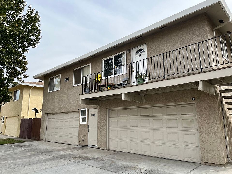 2nd image of 2133 Palisade #1-4