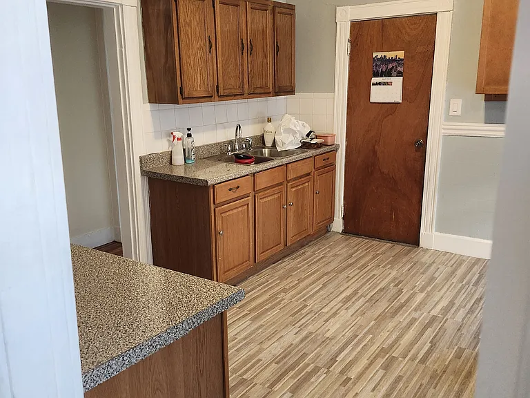 35 Havelock St #3 — Photo 21