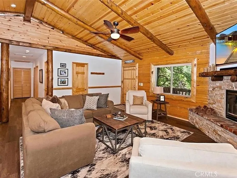 1793 Columbine Dr — Photo 9