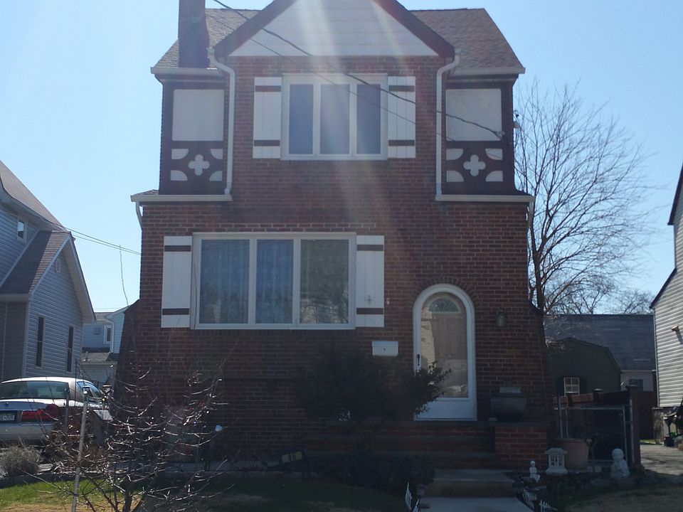 1st image of 120 Ave 195 St