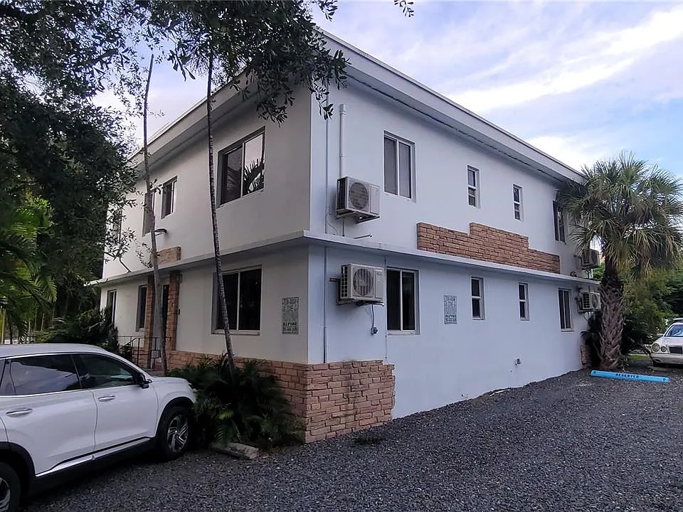 350 SW 15th Rd #4