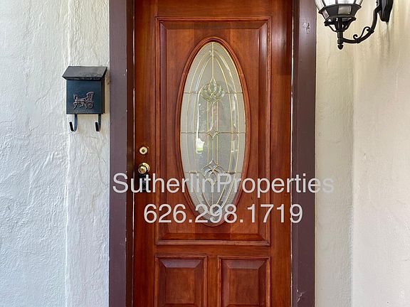 4th image of 2366 N Marengo Ave
