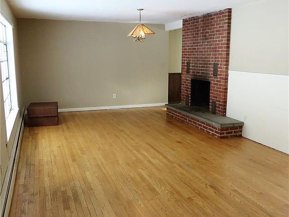 5th image of 7401 Park Dr