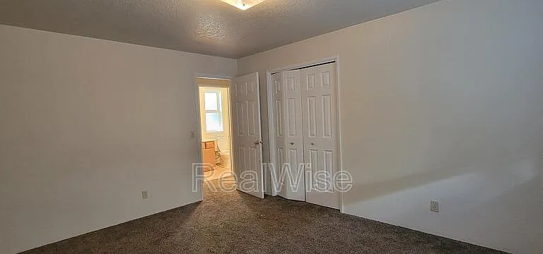 1806 Medart Ln — Photo 7