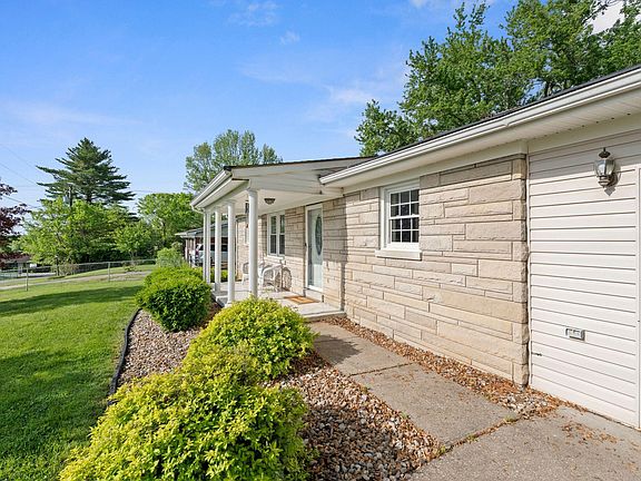 5th image of 124 Clays Ferry Dr