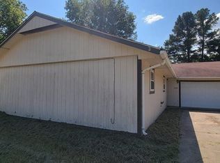 1228 W 7th St, Okmulgee, OK 74447