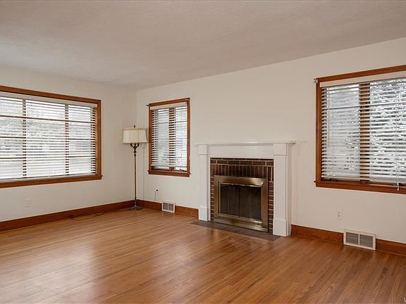 5th image of 4476 S Buffalo St