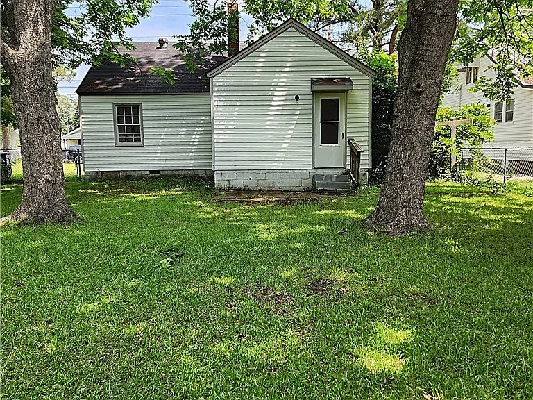 409 W 19th St — Photo 18