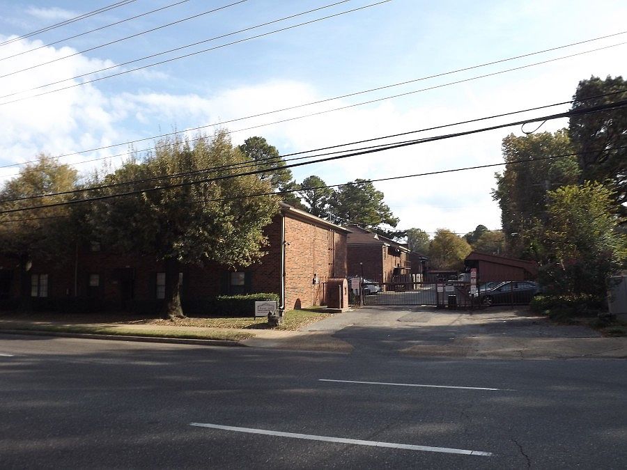 2nd image of 3205 Thirteen Colony Mall