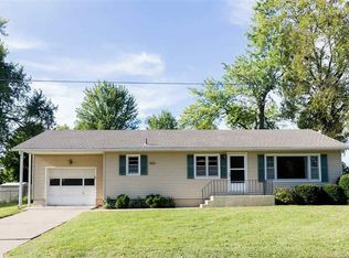 1148 Saint Charles Dr, Quincy, IL 62305