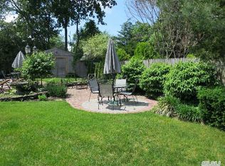 78 Hawkins Ave, Smithtown, NY 11787
