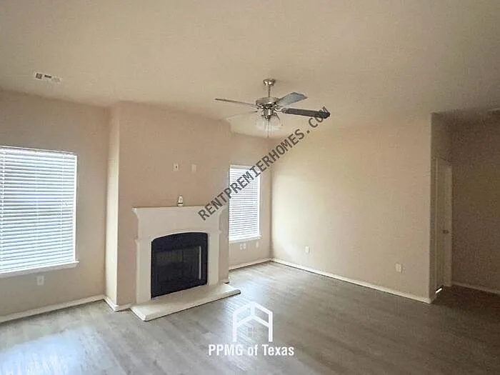 14753 S Lakewood Ave — Photo 11