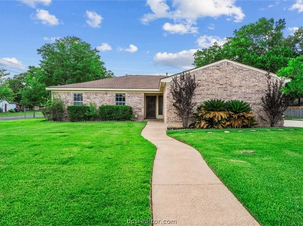 1201 Hawk Tree Dr, College Station, TX 77845