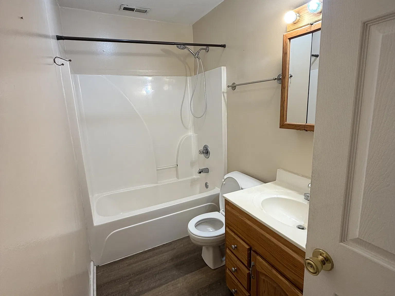 770 Deerfield Ln — Photo 4