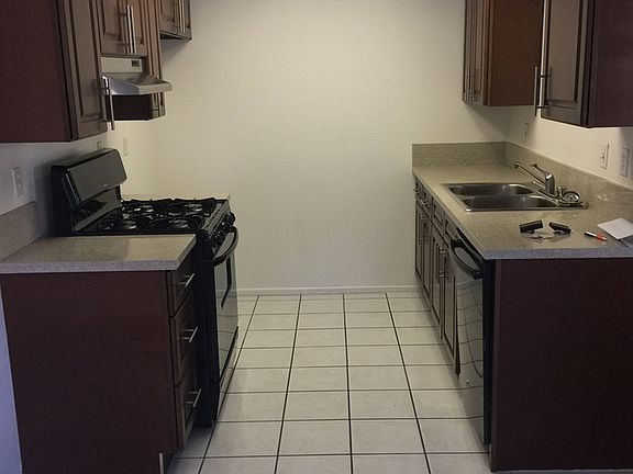 2nd image of 2341 Maryhelen St