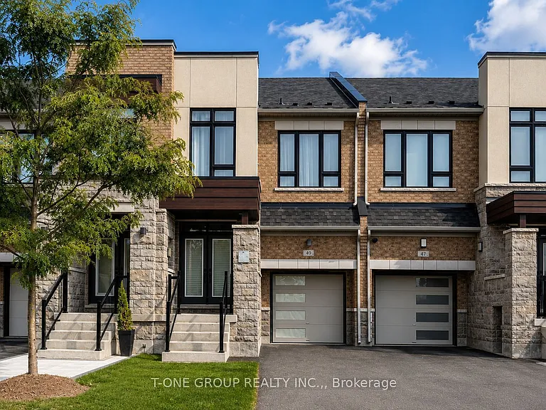 49 Ducharme Dr — Photo 1