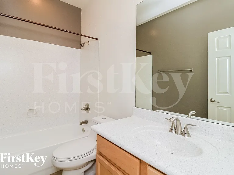 2715 E Carson Rd — Photo 14