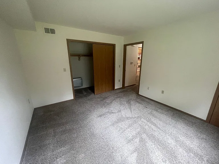 538-544 Partridge Ct. - 4 Unit — Photo 8