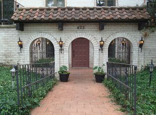 425 E Henry Clay St #2B-2BA-800SQFT, Milwaukee, WI 53217