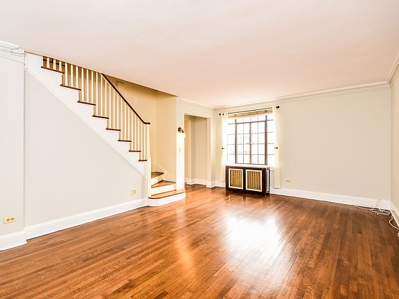4th image of 20 N Broadway APT H337