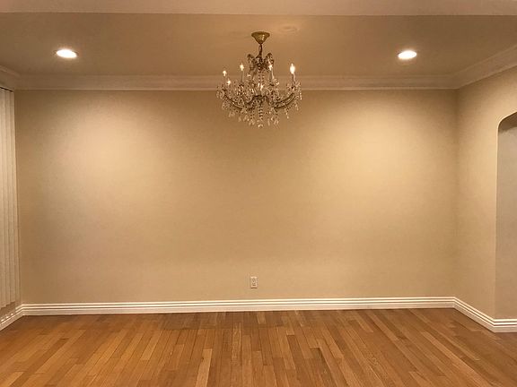 4th image of 8010 Blackburn Ave