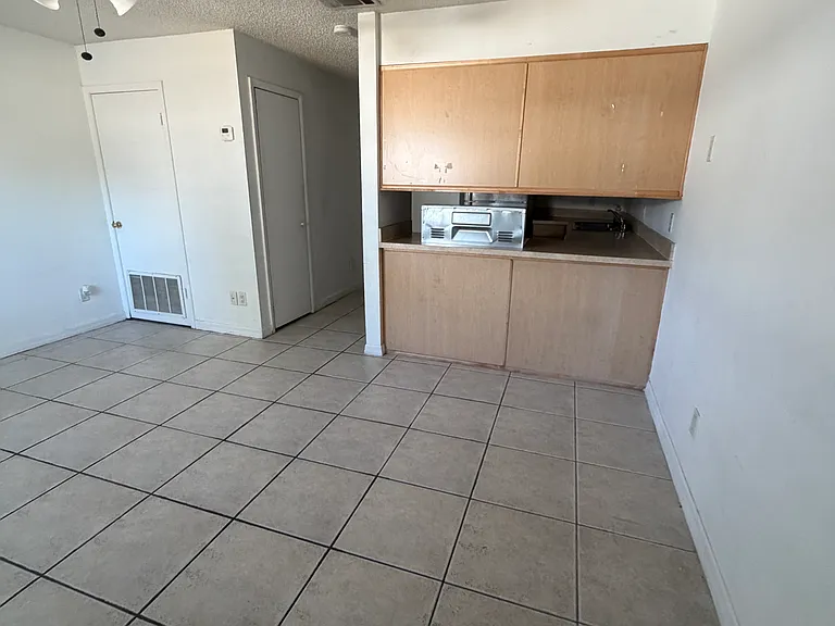 6 Lake Villa Way — Photo 7