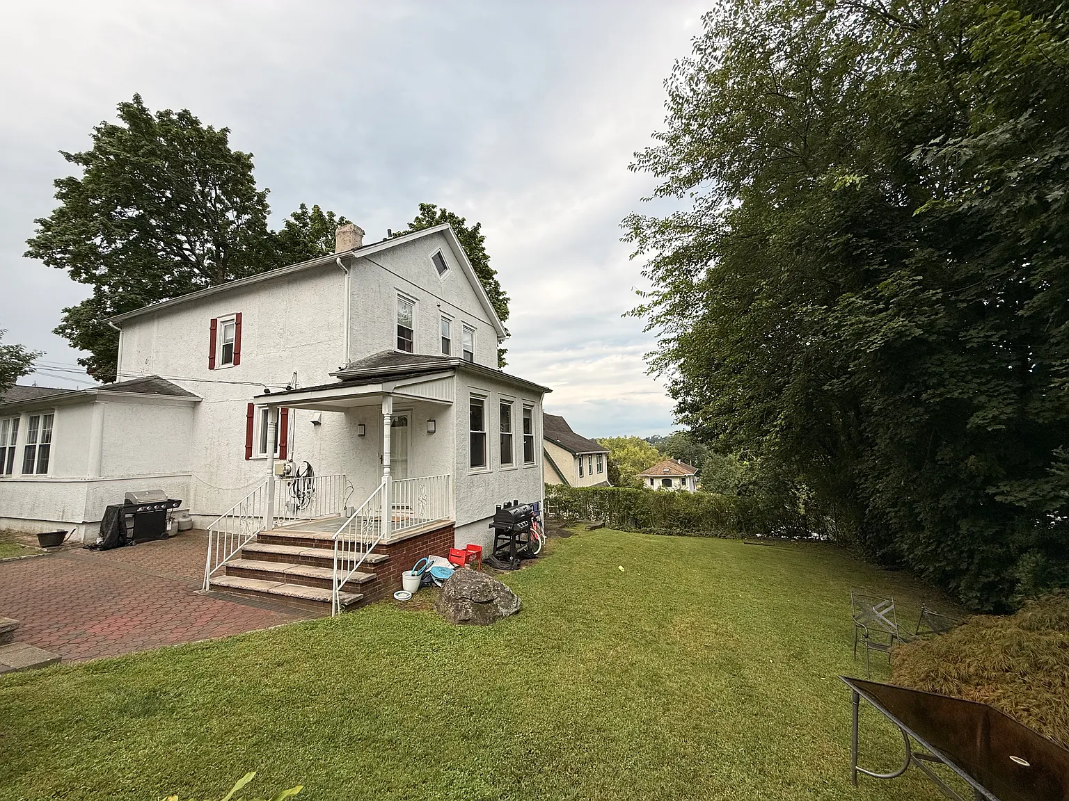 4 bed, 2.5 bath, 2300 sqft, $6,000 — Photo 3
